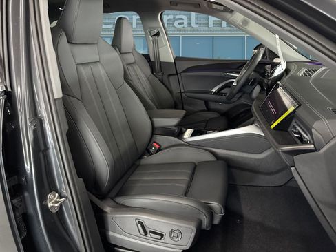 Certified 2025 Audi Q5 Prestige image 30