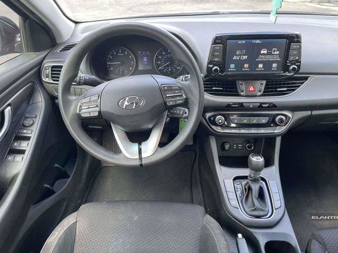 Used 2020 Hyundai Elantra GT FWD image 11