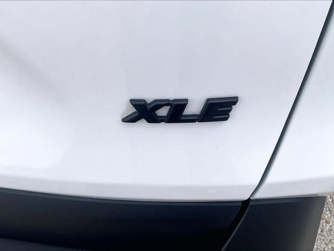 Used 2025 Toyota RAV4 XLE w/ Convenience Package image 10