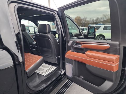 Certified 2024 GMC Sierra 2500 Denali Ultimate image 30