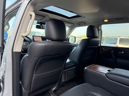 Used 2024 Nissan Armada SL w/ Captain's Chairs Package image 9