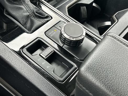 Used 2023 Toyota Tundra SR5 w/ SR5 Convenience Package AWD/4WD image 33