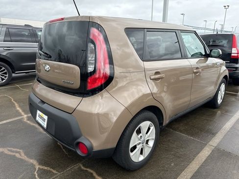 Used 2016 Kia Soul image 3