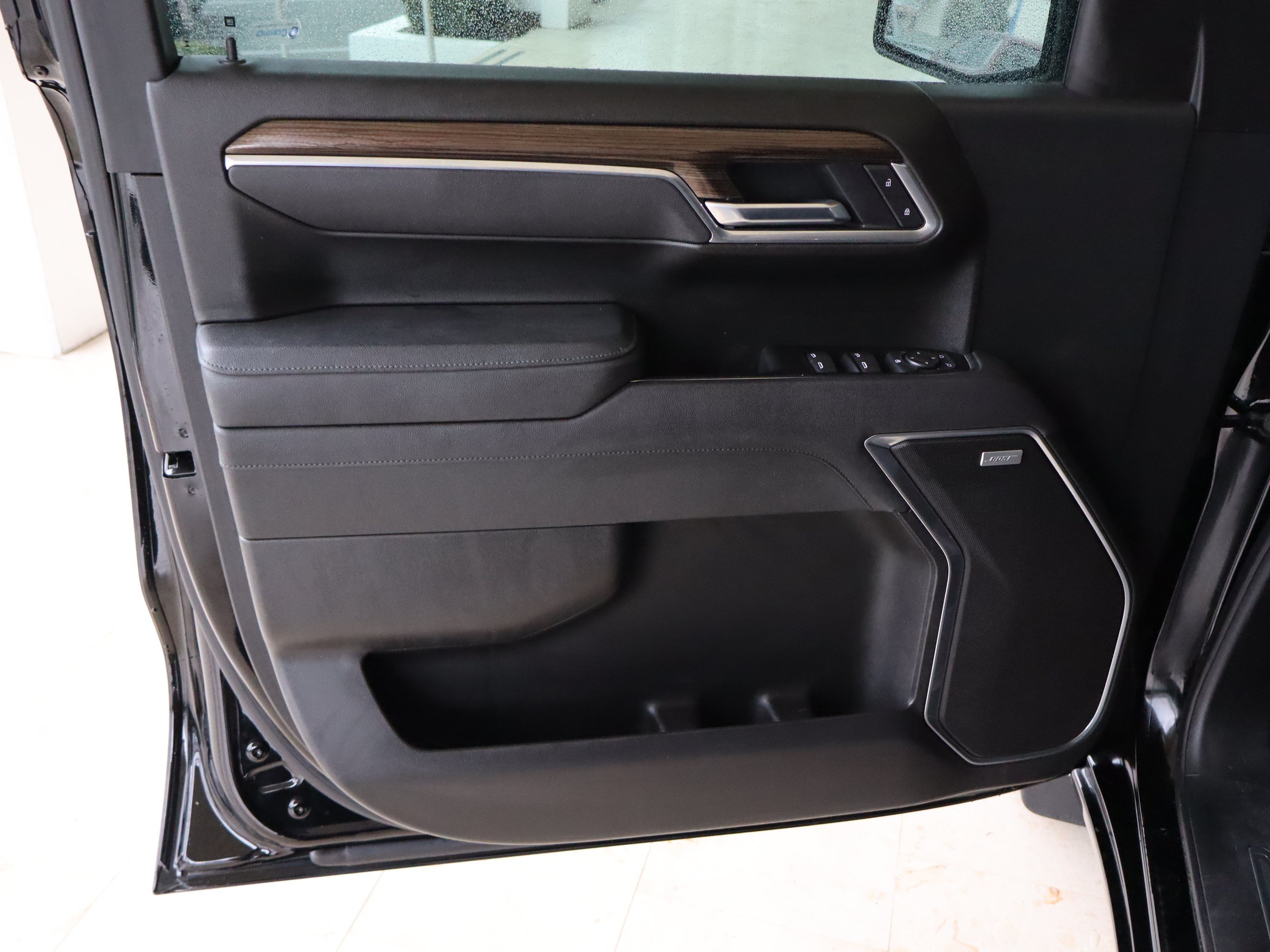 Used 2025 Chevrolet Silverado 1500 RST w/ Convenience Package II AWD/4WD image 16