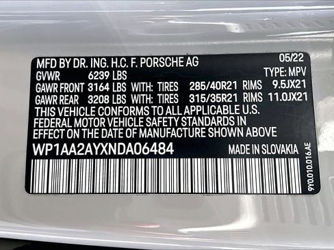 Used 2022 Porsche Cayenne Platinum Edition image 35