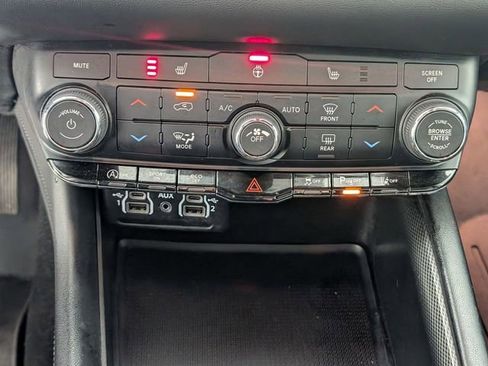 Used 2022 Dodge Durango GT image 22