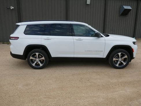 New 2026 Jeep Grand Cherokee L Limited w/ Trailer Tow Package AWD/4WD image 4