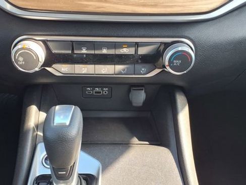 Used 2025 Nissan Altima 2.5 SV image 25