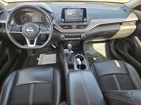 Used 2024 Nissan Altima 2.5 SR FWD image 9