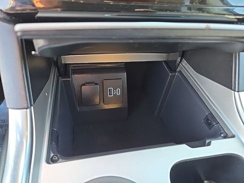 Used 2021 Ford Explorer Limited w/ Equipment Group 301A image 34