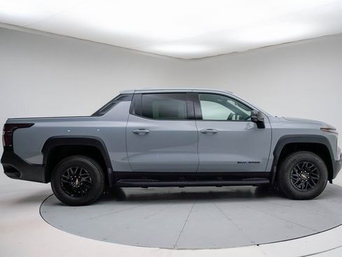 New 2025 Chevrolet Silverado EV LT image 8