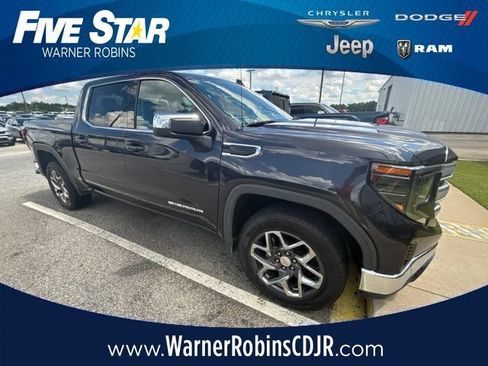 Used 2022 GMC Sierra 1500 SLE AWD/4WD image 1