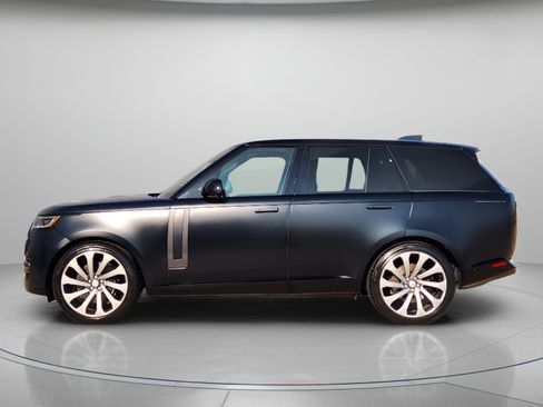 Certified 2023 Land Rover Range Rover Autobiography AWD/4WD image 2