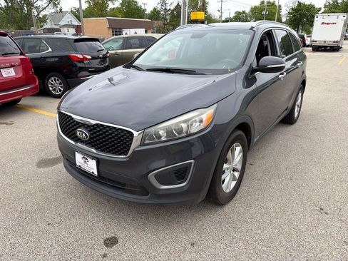 Used 2016 Kia Sorento AWD w/ LX Convenience Package image 4