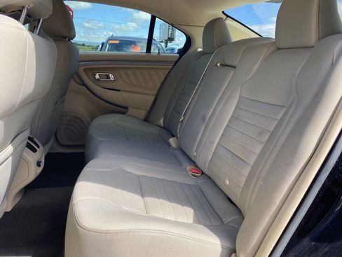 Used 2016 Ford Taurus SE FWD image 17
