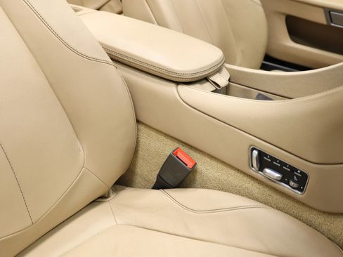 Used 2016 Aston Martin Vanquish Volante RWD image 74