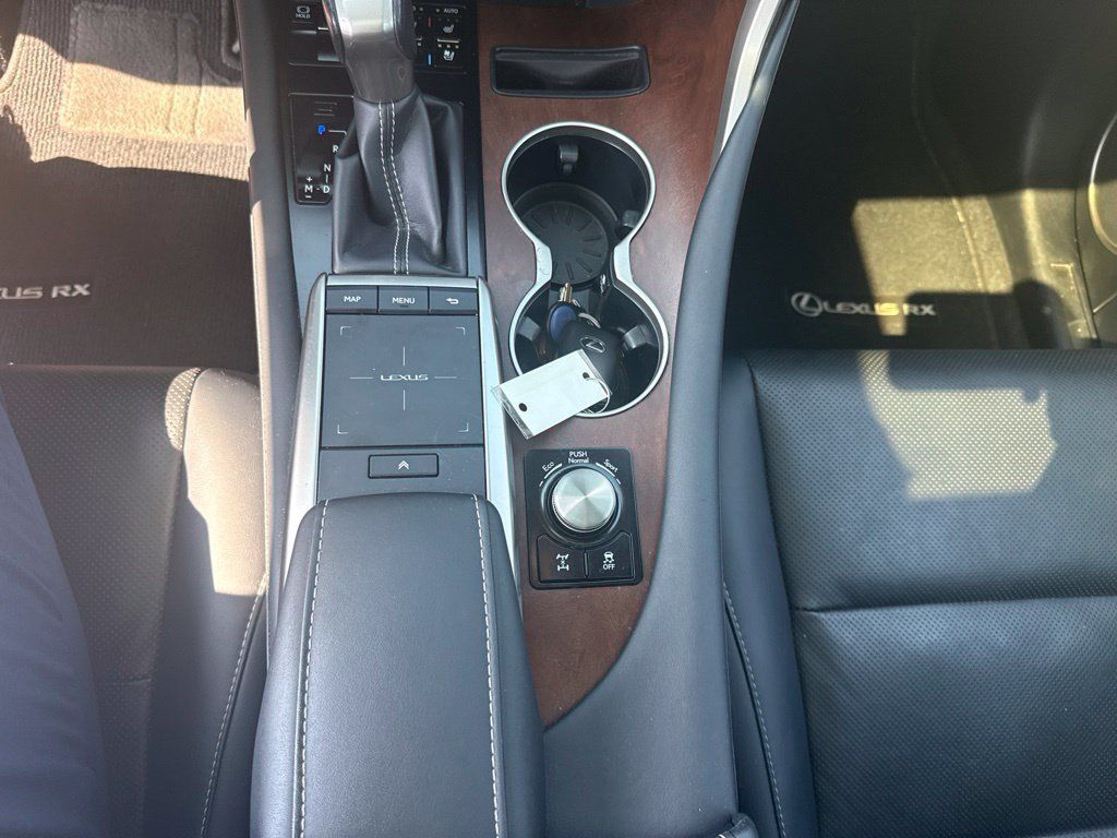 Used 2020 Lexus RX 350L Premium w/ Premium Package AWD/4WD image 16
