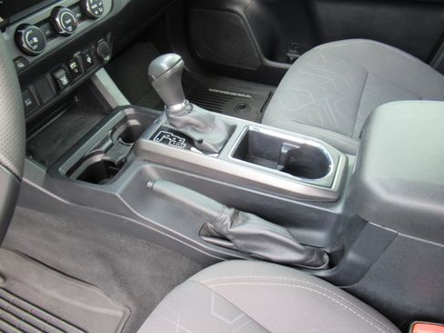 Used 2019 Toyota Tacoma TRD Sport RWD image 17