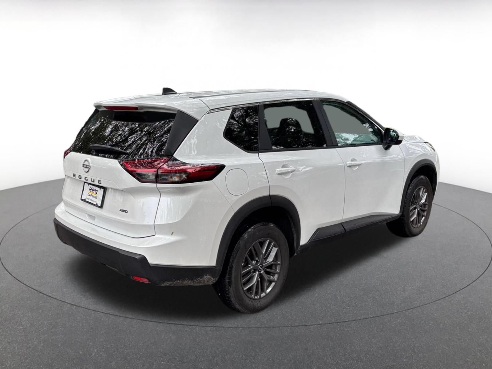 Used 2026 Nissan Rogue SV AWD/4WD image 13