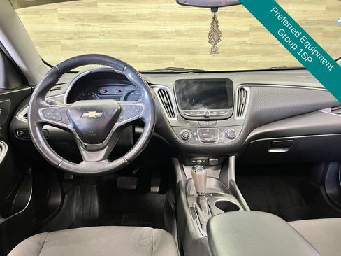 Used 2020 Chevrolet Malibu RS FWD image 2