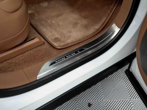 Used 2024 Land Rover Range Rover SV image 56