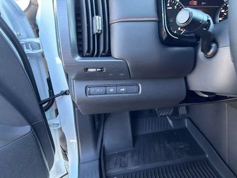 New 2026 Nissan Pathfinder Rock Creek AWD/4WD image 31