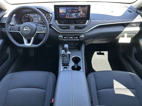 New 2025 Nissan Altima 2.5 SV w/ SV Premium Package image 2