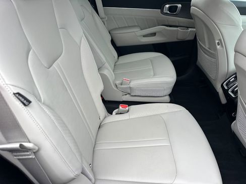 Used 2024 Kia Sorento SX image 15