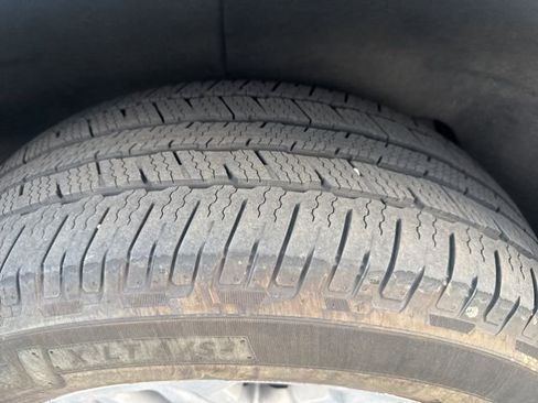 Used 2021 GMC Yukon SLT w/ SLT Premium Package image 19