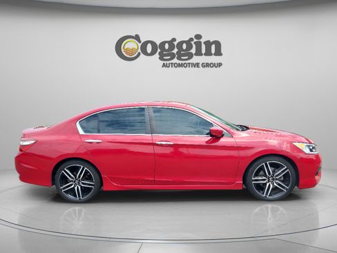 Used 2016 Honda Accord Sport image 6