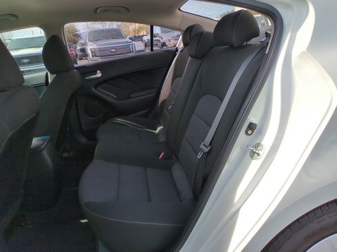 Used 2018 Kia Forte LX image 24
