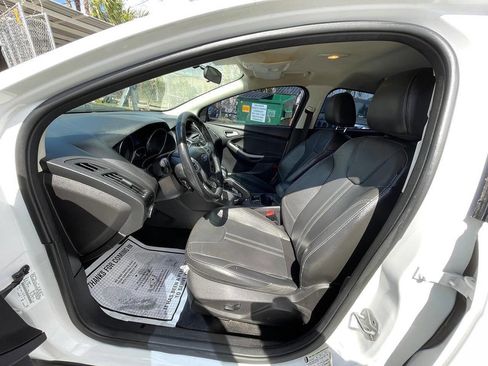 Used 2014 Ford Focus SE w/ Equipment Group 201A image 2