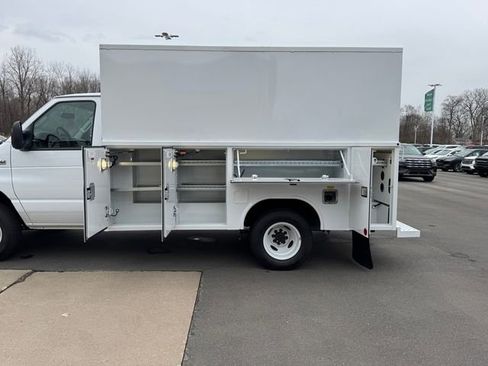 New 2026 Ford E-350 and Econoline 350 Super Duty w/ Power Equipment Group image 8
