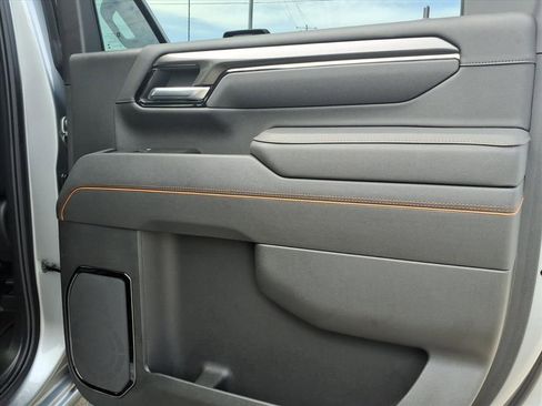 Used 2025 GMC Sierra 2500 AT4 w/ AT4 Premium Plus Package image 15