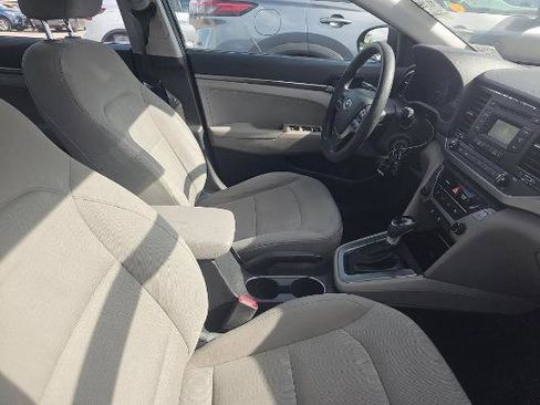 Used 2017 Hyundai Elantra SE FWD image 6