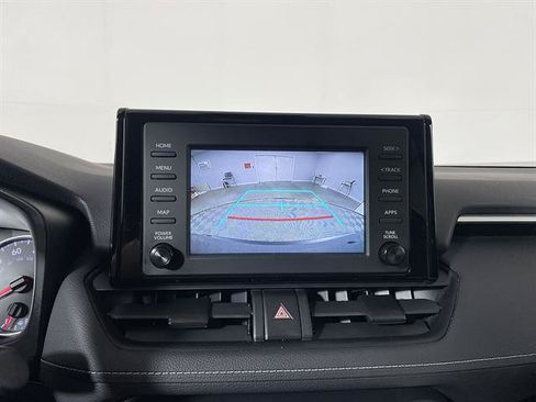 Certified 2019 Toyota RAV4 LE AWD/4WD image 17