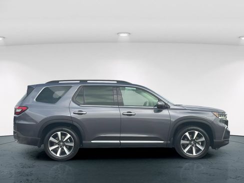 Certified 2024 Honda Pilot Touring image 7