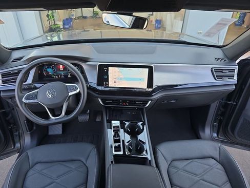 Used 2025 Volkswagen Atlas Cross Sport SE FWD image 14