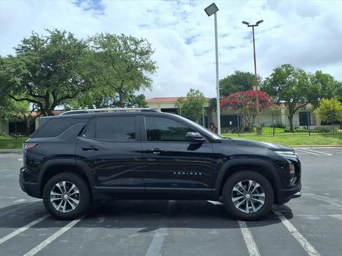 Used 2025 Chevrolet Equinox LT w/ Convenience Package II FWD image 3