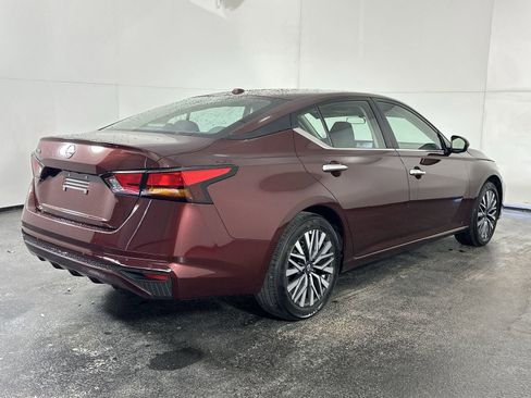 Certified 2025 Nissan Altima 2.5 SV image 8