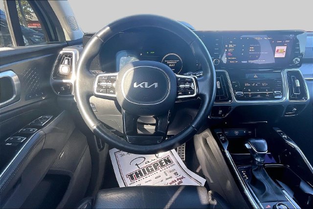 Used 2023 Kia Sorento SX AWD/4WD image 6