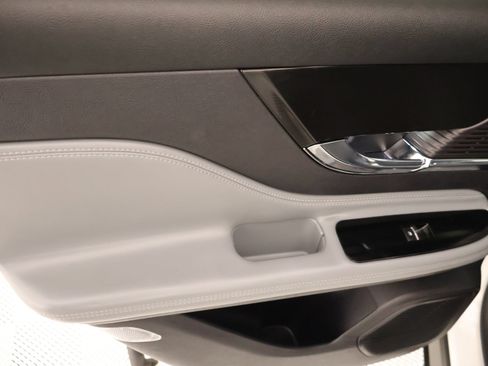 Used 2022 Lincoln Corsair FWD w/ Premium Package image 17