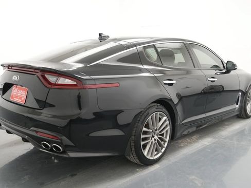 Used 2018 Kia Stinger RWD image 8