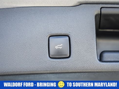 Used 2022 Ford Escape SEL image 12