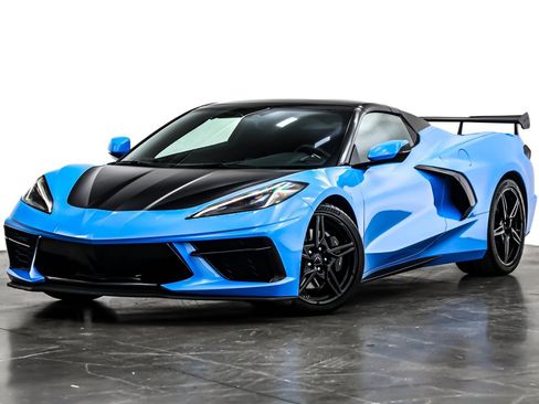 Used 2023 Chevrolet Corvette Stingray Convertible w/ Z51 Performance Package image 3