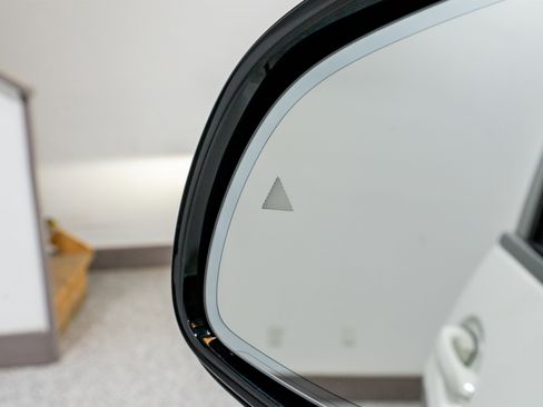 Used 2022 BMW X5 xDrive40i w/ M Sport Package image 13