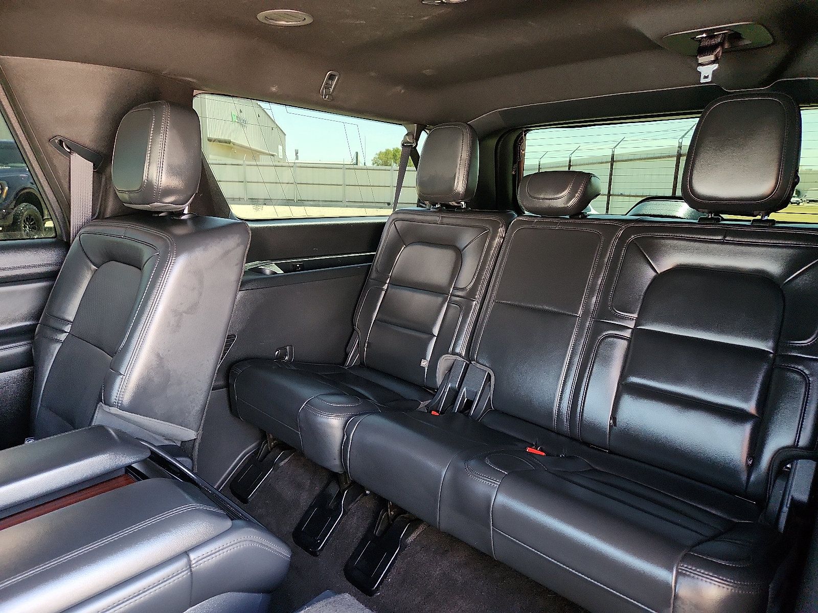 Used 2023 Lincoln Navigator L Reserve AWD/4WD image 8
