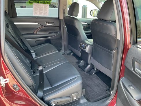 Used 2015 Toyota Highlander XLE AWD/4WD image 40