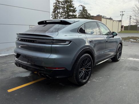 New 2026 Porsche Cayenne GTS image 7