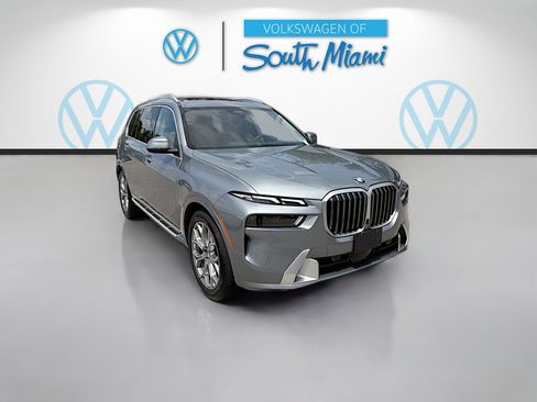 Used 2024 BMW X7 xDrive40i w/ Premium Package AWD/4WD image 1